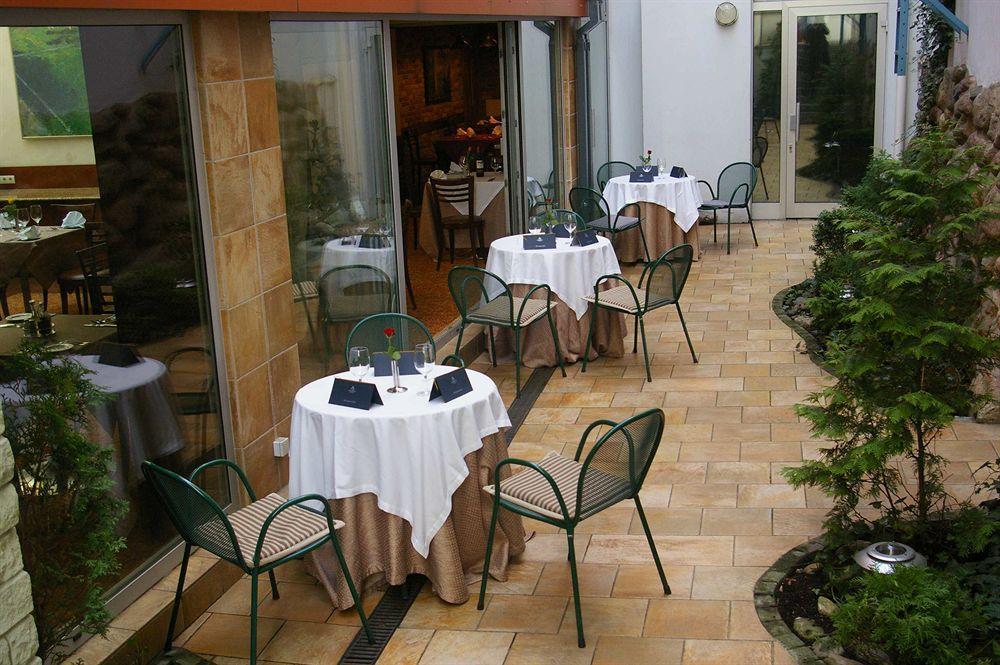 Ratonda Centrum 4*