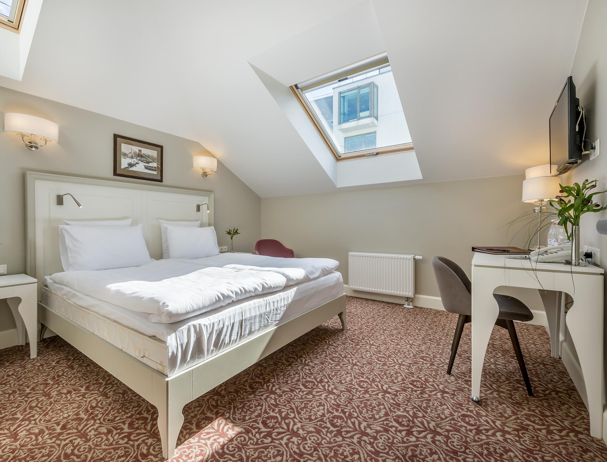 Hotel Ratonda Centrum 4*