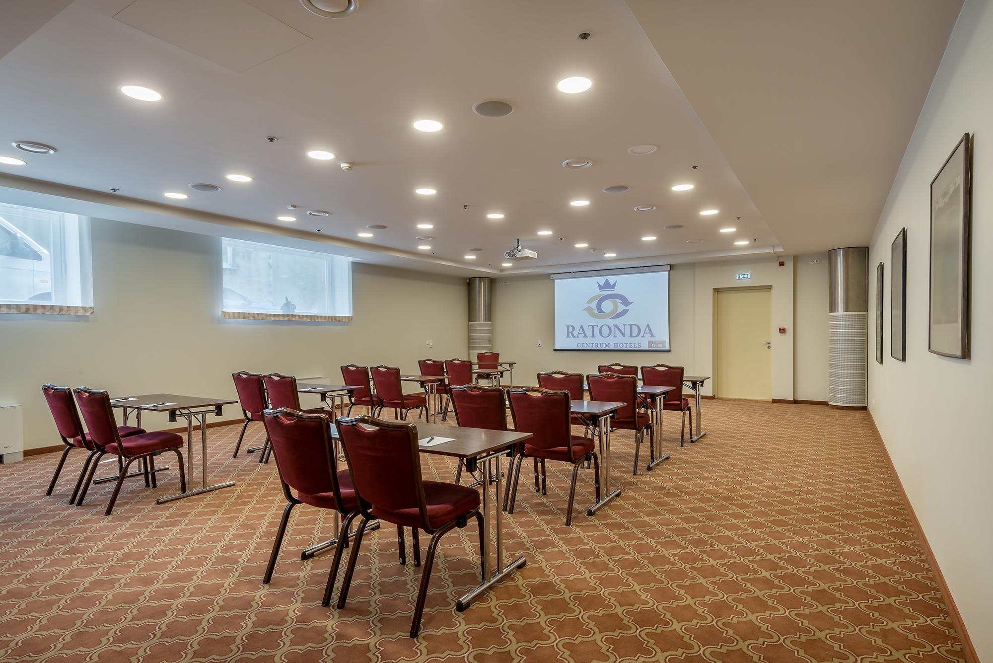 Ratonda Centrum Hotel 4*