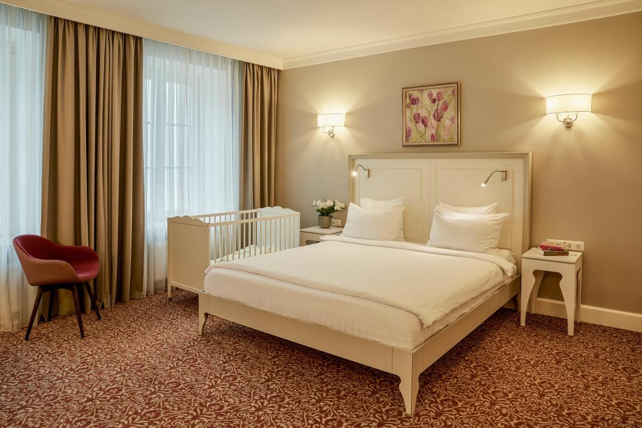 Hotel Ratonda Centrum 4*