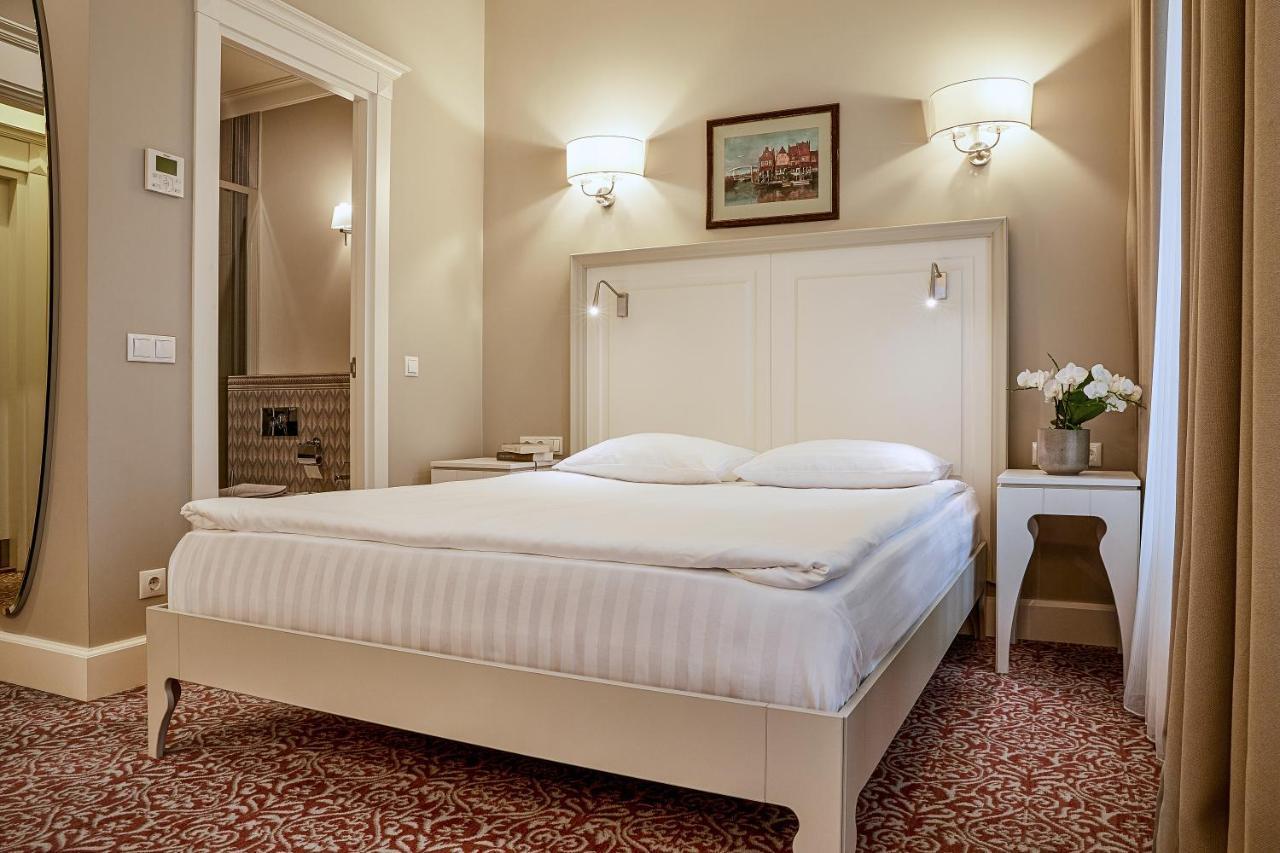 Ratonda Centrum 4*