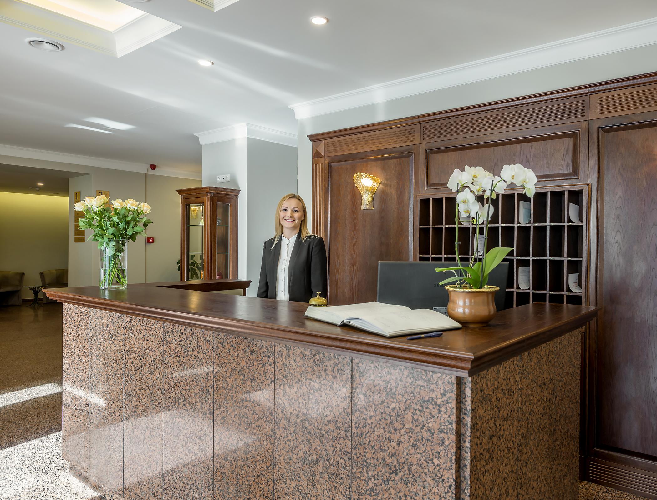 Ratonda Centrum Отель 4*