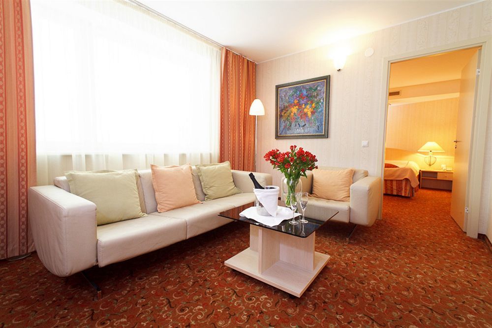Отель Ratonda Centrum 4*